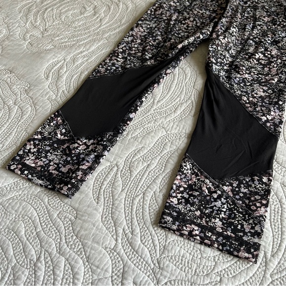 Lululemon - Pace Rival Crop 22" - Floral Spritz Multi / Black - Picture 15 of 15
